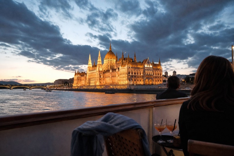 Budapest By Night Sightseeing Cruise with Welcome Drink